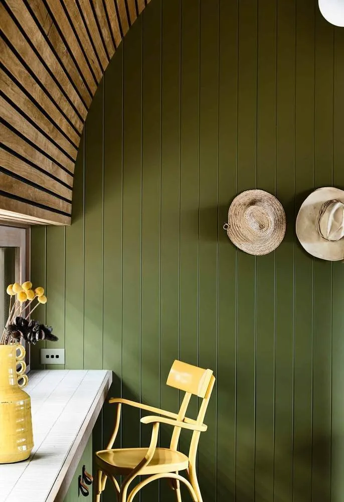 照片:普罗旺斯与小屋风格的厨房和餐厅,极简、绿色、棕色、生态、房屋与小屋 – 我们网站上的照片