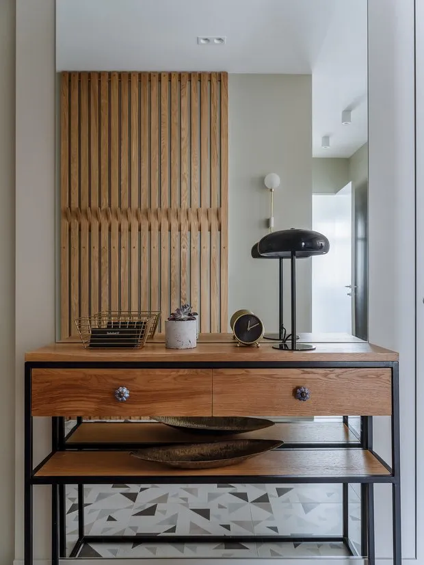 Foto: en estilo , Entrada, Consejos, Almacenamiento en entrada, Iluminación de entrada, Cómo decorar la entrada, Cómo decorar una entrada pequeña – foto en nuestro sitio web