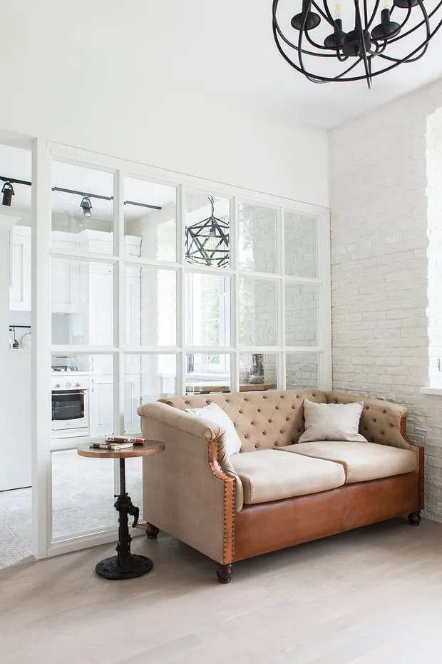 Foto: Sala de estar en estilo Loft, Ecléctico, Apartamento pequeño – fotos en nuestro sitio web