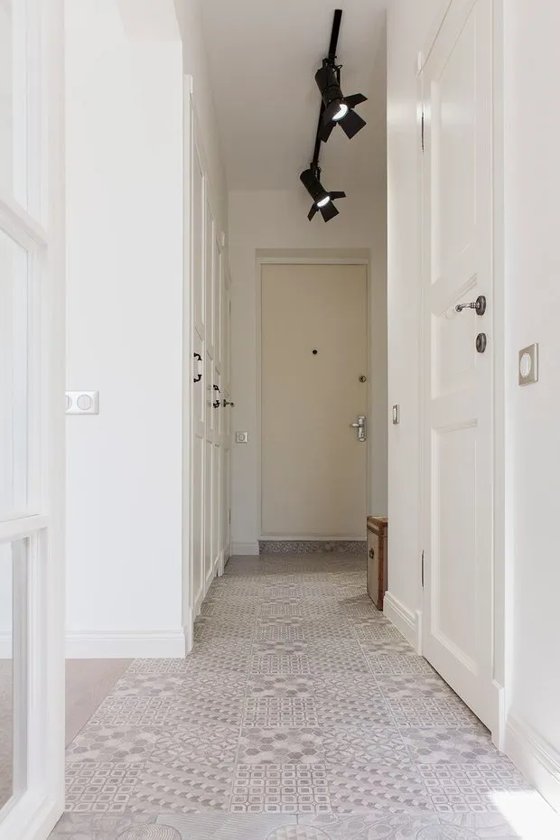 Foto: Vestíbulo en estilo ecléctico, Apartamento pequeño – fotos en nuestro sitio web