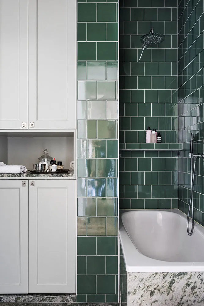 照片：斯堪的纳维亚风格浴室，室内装饰，公寓 – 我们网站上的照片