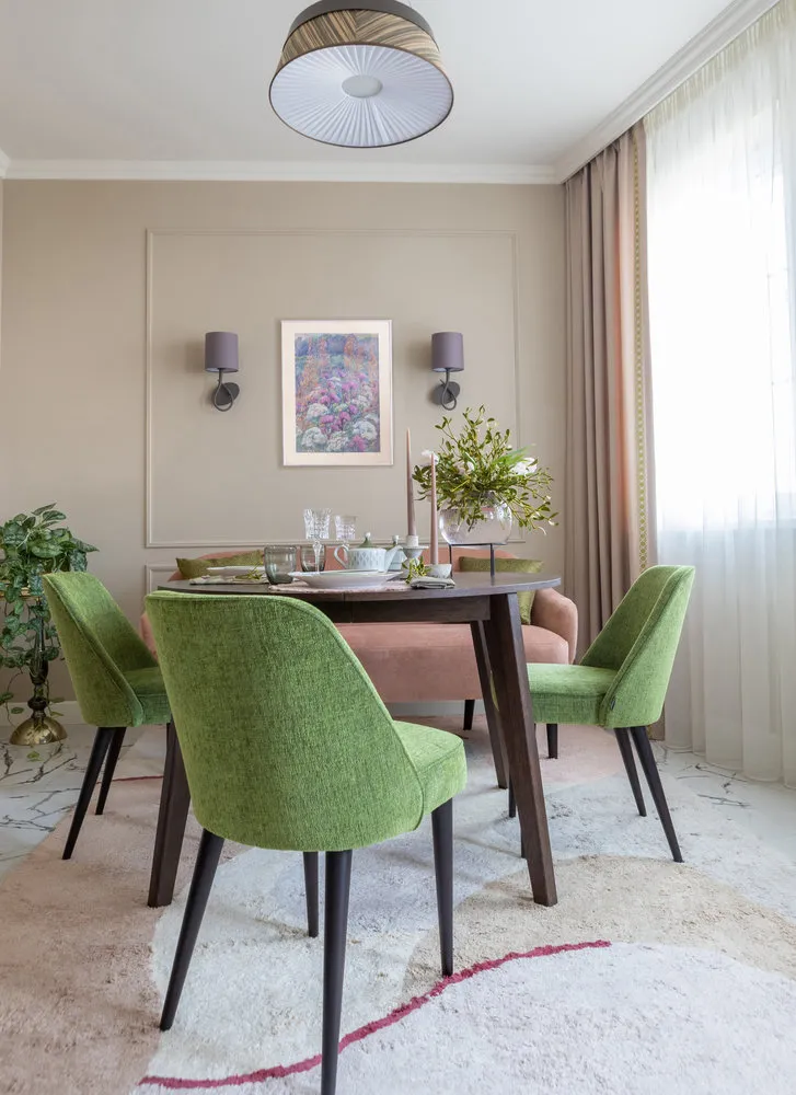 Servicio de mesa - valor familiar, que formó la base de la paleta cromática de esta zona.