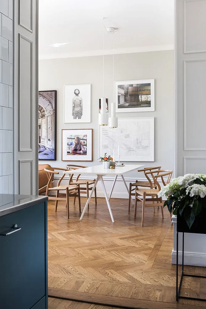 照片：斯堪的纳维亚风格厨房与餐厅，室内装饰，公寓 – 我们网站上的照片
