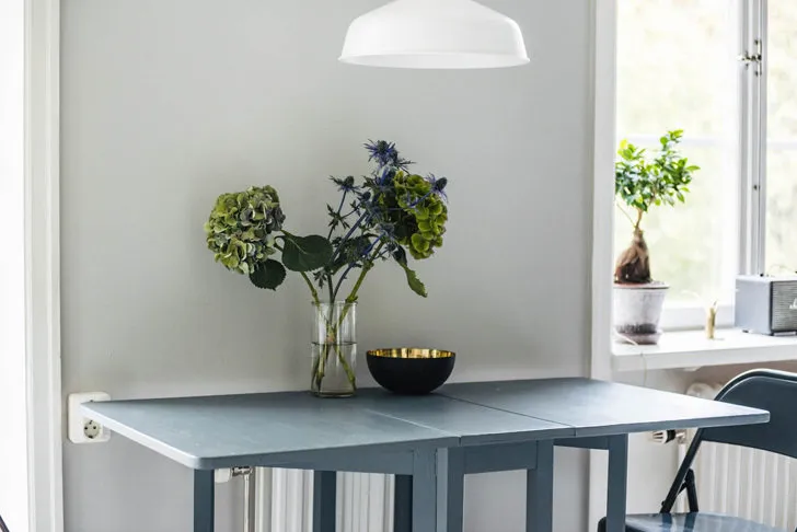 照片：北欧风格厨房和餐厅，室内装饰，小公寓，公寓——我们网站上的照片