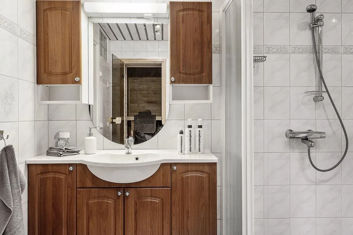 照片:现代风格浴室、厨房和餐厅、客厅、室内装饰、房屋、瑞典、斯德哥尔摩、如何营造温馨氛围、4人或以上、超过90平方米、接待式室内设计 – 我们网站上的照片