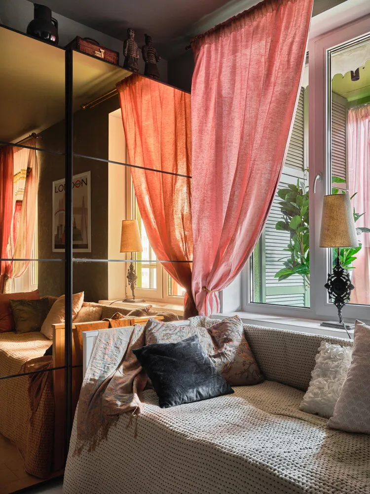 Foto: Sala en estilo Ecléctico, Oriental, Apartamento pequeño, Departamento, Estudio, Proyecto de la semana, San Petersburgo, hasta 40 metros, Anna Tarasova, AT-INTERIORS, Varvara Ponomareva – fotos en nuestro sitio web