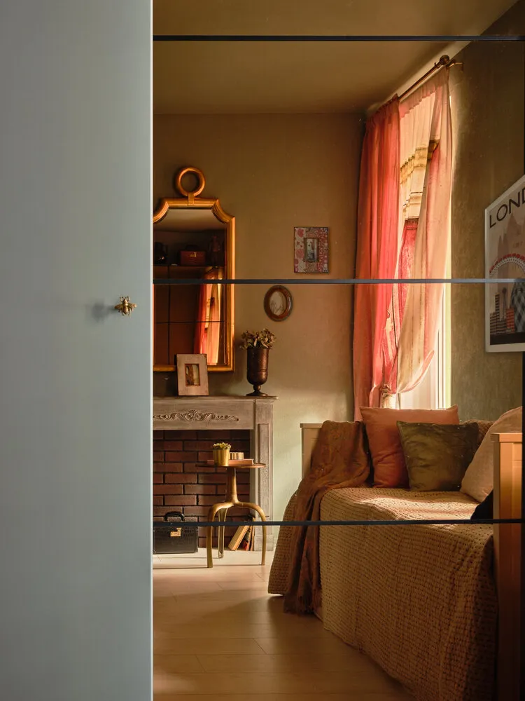 Foto: Sala en estilo Ecléctico, Oriental, Apartamento pequeño, Departamento, Estudio, Proyecto de la semana, San Petersburgo, hasta 40 metros, Anna Tarasova, AT-INTERIORS, Varvara Ponomareva – fotos en nuestro sitio web