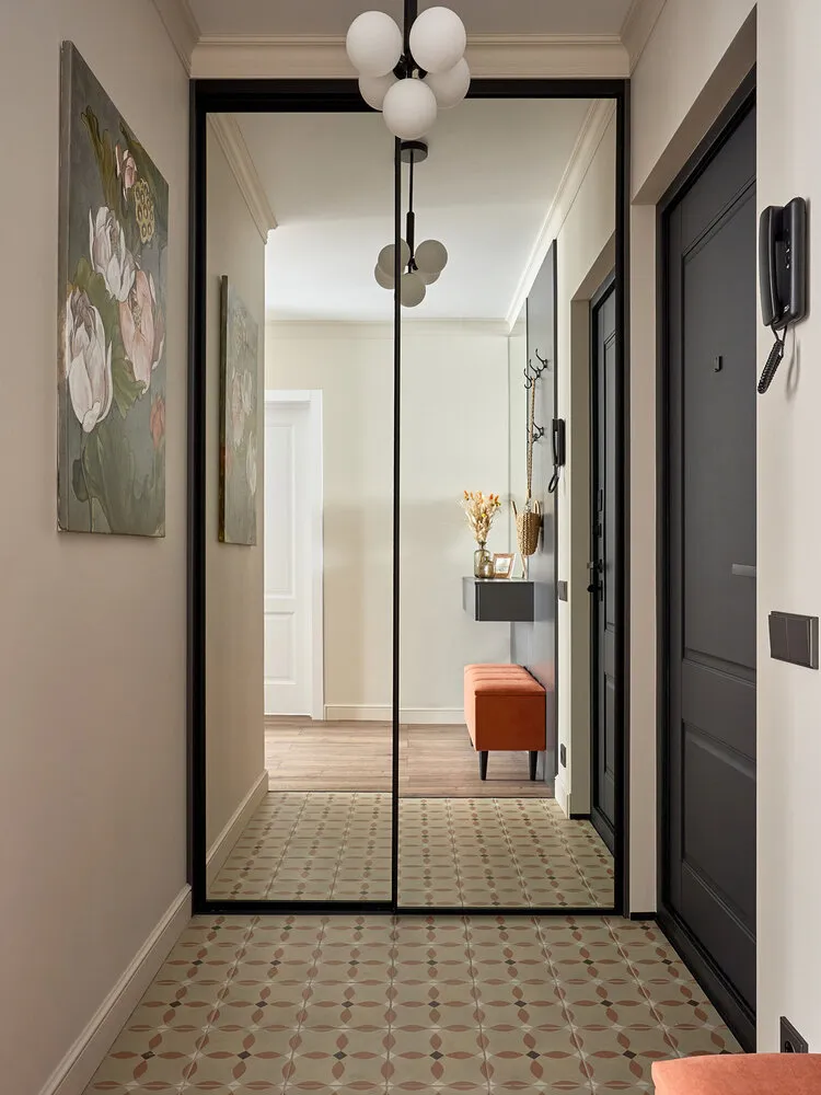 Foto: en estilo, Sala de entrada, Rediseño, Estrecha sala de entrada, Diseño de sala de entrada pequeña, Ideas para decorar una sala de entrada, Cómo decorar una sala de entrada, Edificio de panel, Diseño de sala de entrada pequeña, Ideas para sala de entrada pequeña, Sala de entrada en edificio de panel, Olga Bódrova – foto en nuestro sitio web