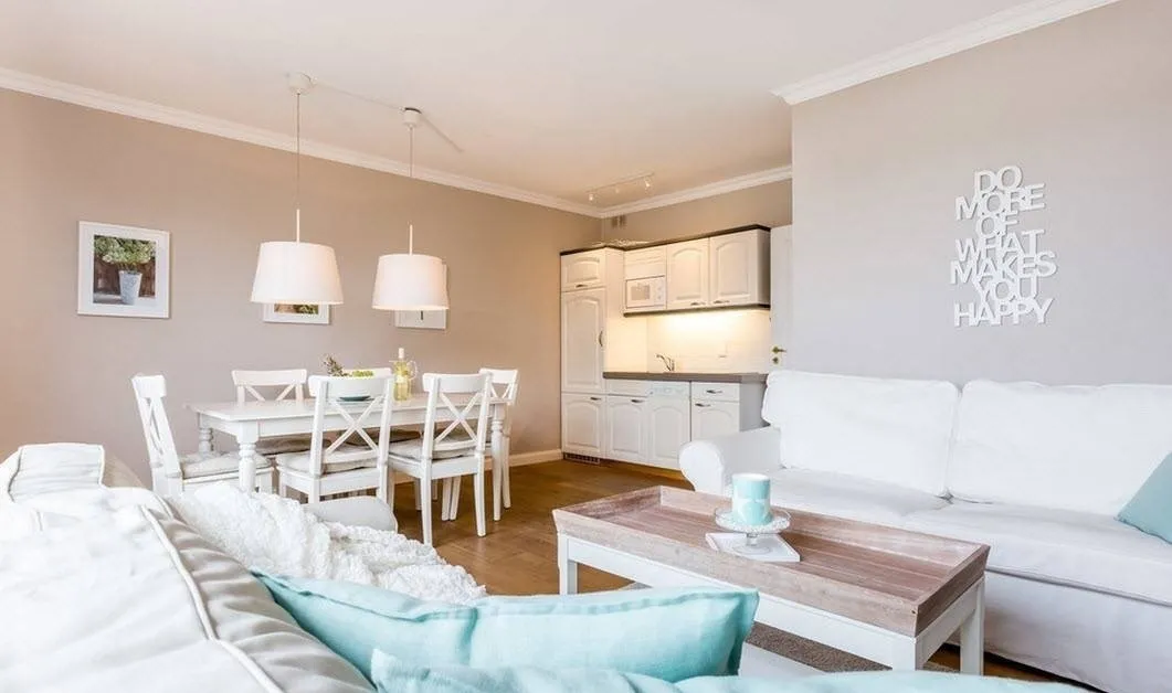 照片:北欧风格厨房和餐厅,网站上的照片