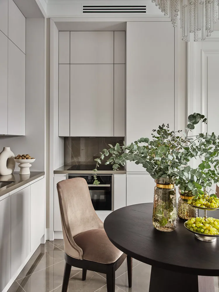 Foto: Cocina y comedor en estilo Clásico, Moderno, Apartamento, Proyecto de la Semana, Moscú, Lidia Bolshakova, NW-Interior, 3 habitaciones, 60-90 metros – foto en nuestro sitio web