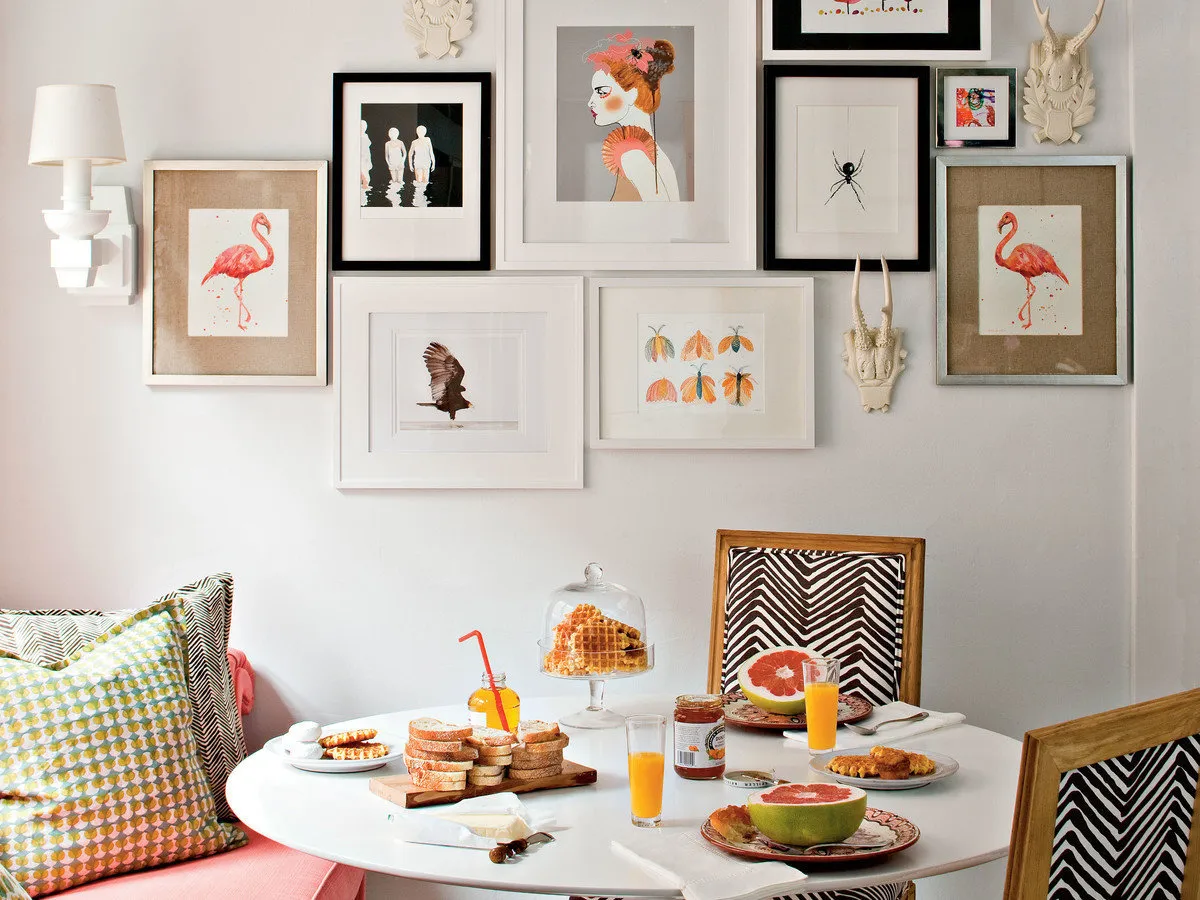 Photo: Eclectic Kitchen and Dining Room, Tips, Paintings, Wall Decor, How to Hang Paintings in the Living Room – Photo on Our Website