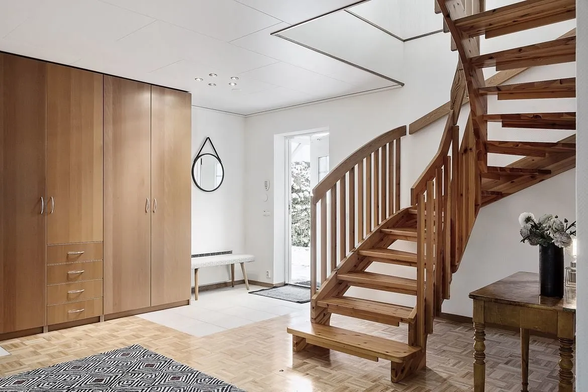 照片:现代风格大厅、厨房和餐厅、客厅、室内装饰、房屋、瑞典、斯德哥尔摩、如何营造温馨氛围、4人或以上、超过90平方米、接待式室内设计 – 我们网站上的照片