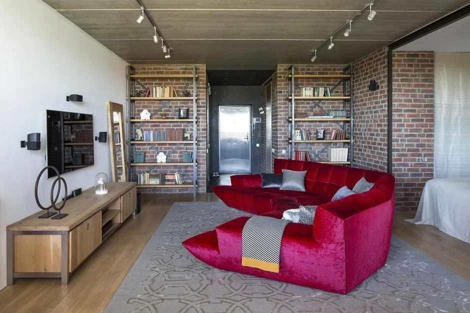 设计：谢尔盖·巴赫雷夫，工作室«One-Flat»