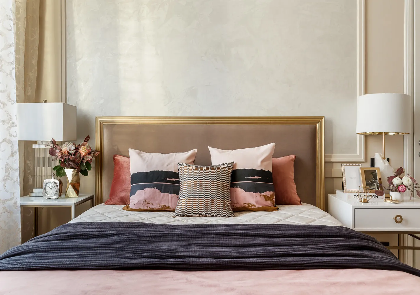 照片：经典卧室，现代，指南，卧室内部，斯大林时代公寓内部，斯大林时代建筑内的室内设计，室内设计工作室“温馨公寓”，斯大林时代公寓，娜塔莉亚·索洛，玛丽娜·梅伦科娃，科涅夫设计，阿莱娜·契列娃，U概念，娜塔莉亚·梅尔迪娜 – 我们网站上的照片