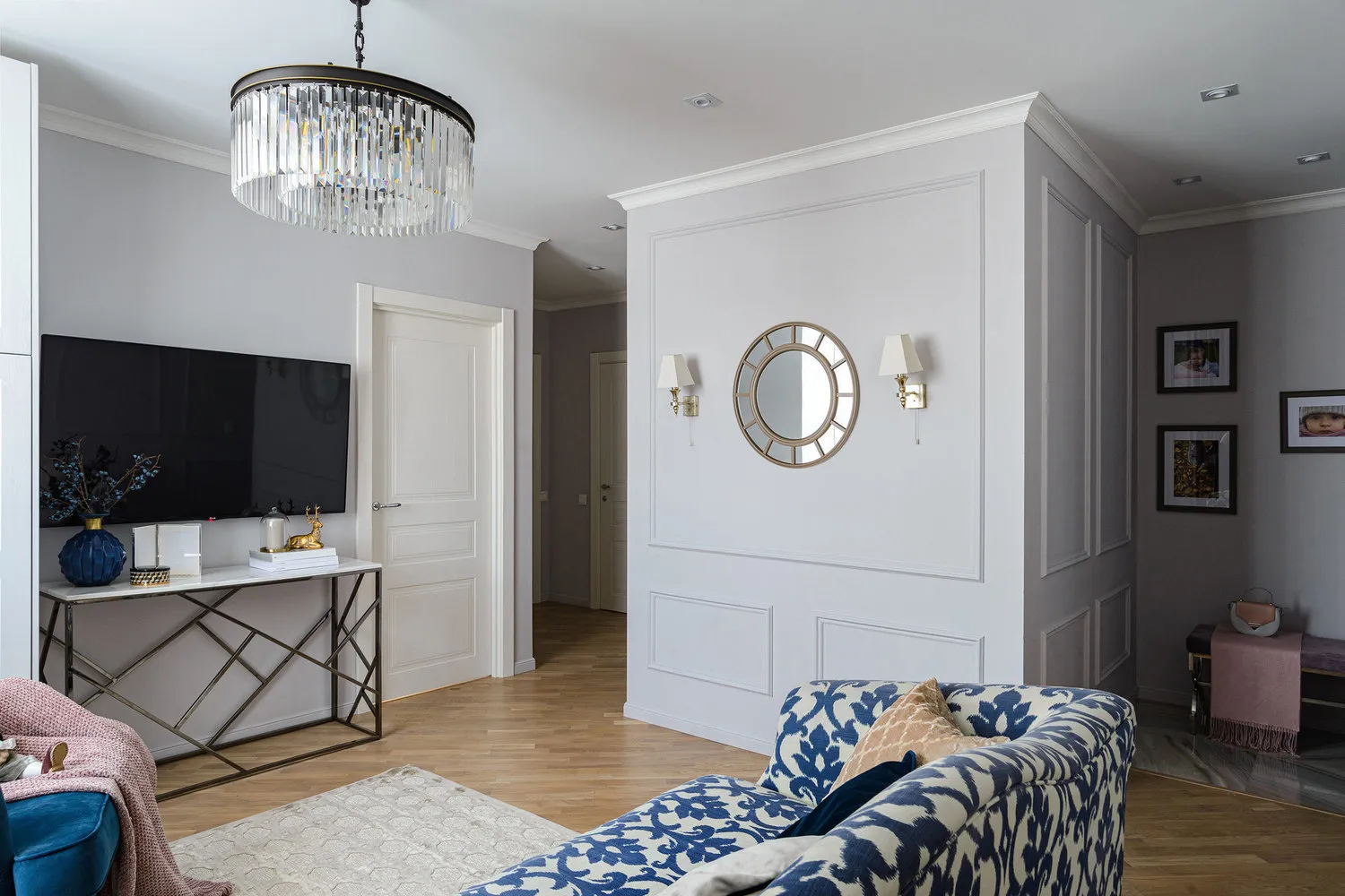 照片：经典与现代风格客厅，改造，3室，60-90平方米，叶卡捷琳娜·乌斯科娃，乡村别墅改造 – 网站上的照片