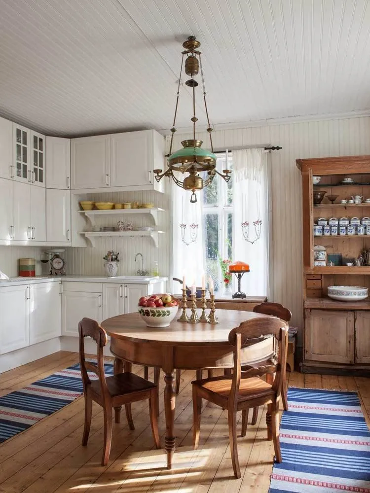 Photo: Kitchen and Dining Room in Provence and Country Style, House, Cottage, House and Cottage – photos on our website