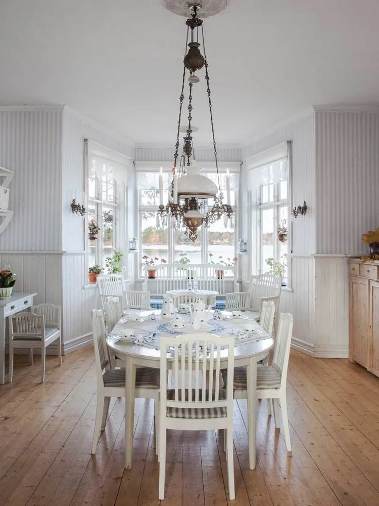 Photo: Kitchen and Dining Room in Provence and Country Style, House, Cottage, House and Cottage – photos on our website