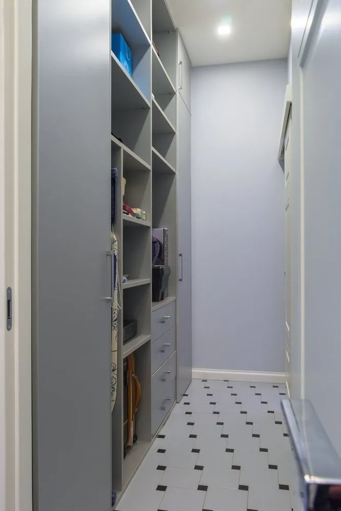 Фотографія: Гардеробна в стилі Сучасний, Прихожа, Квартира, Дім, Поради, Дача, Вілла, Особняк, Пентхаус, Шале, Таунхаус – фото на нашому сайті