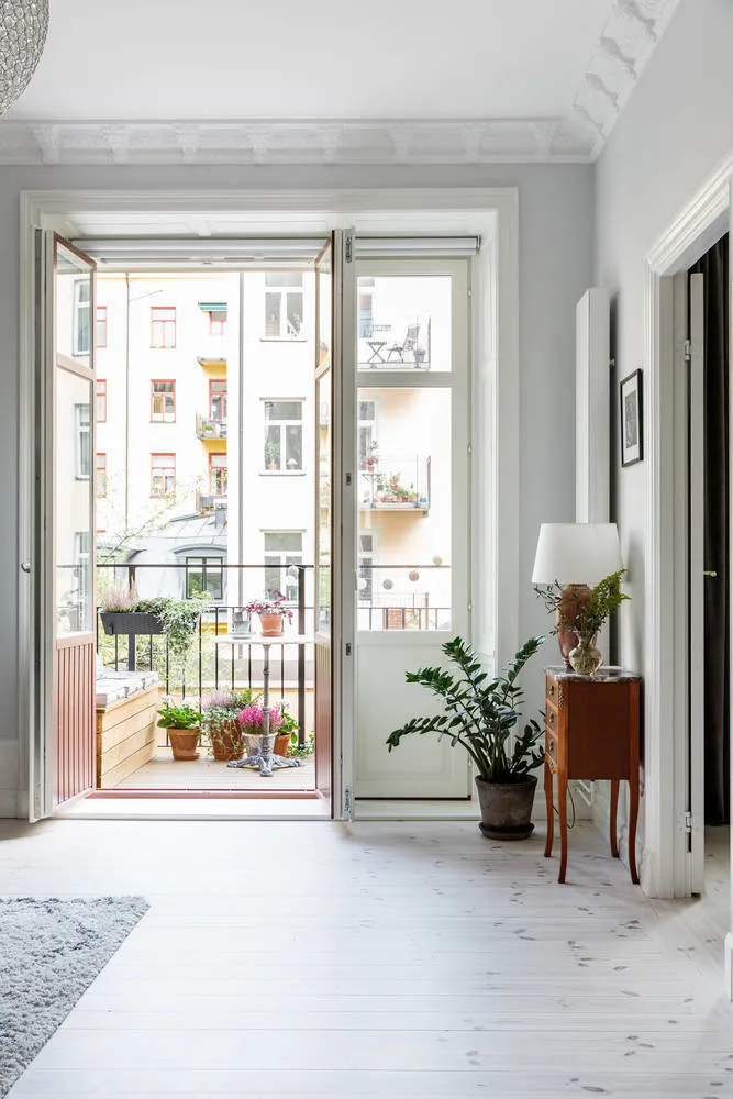 照片:斯堪的纳维亚风格客厅,室内装饰,公寓,斯德哥尔摩 – 我们网站上的照片