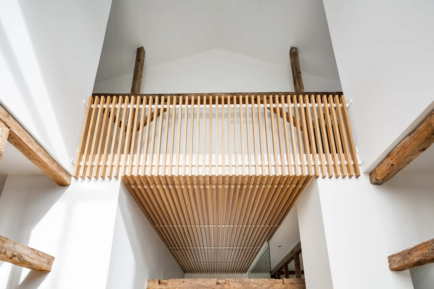 Photo: Living room in Modern, Loft, Canada, White, Beige, Grey, Eco, House and Cottage – photo on our website