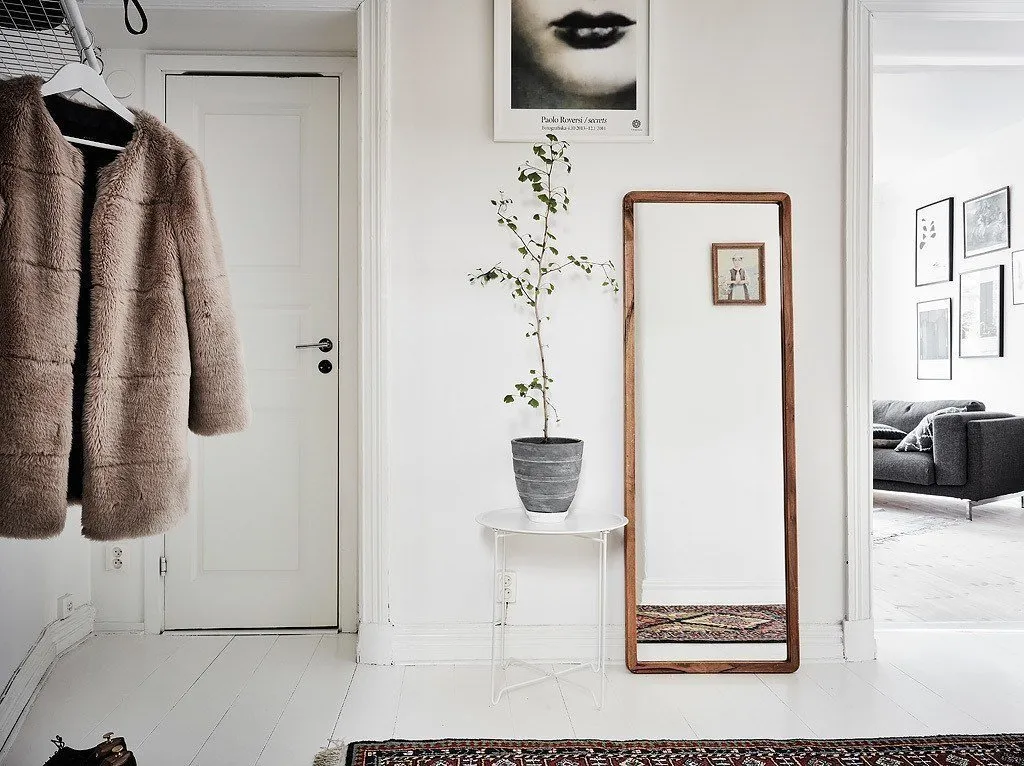 Фотографія: Прихожа в стилі Сучасний, Гардеробна, Квартира, Дім, Поради, Дача, Вілла, Особняк, Пентхаус, Шале, Таунхаус – фото на нашому сайті