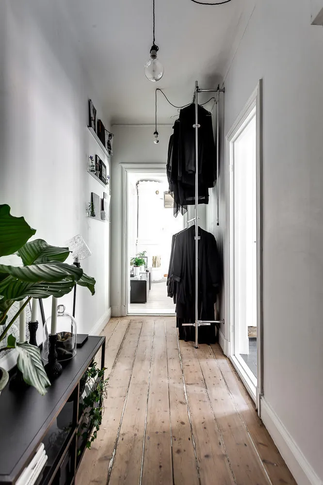 Фотографія: Прихожа в стилі Скандинавський, Гардеробна, Квартира, Дім, Поради, Дача, Вілла, Особняк, Пентхаус, Шале, Таунхаус – фото на нашому сайті