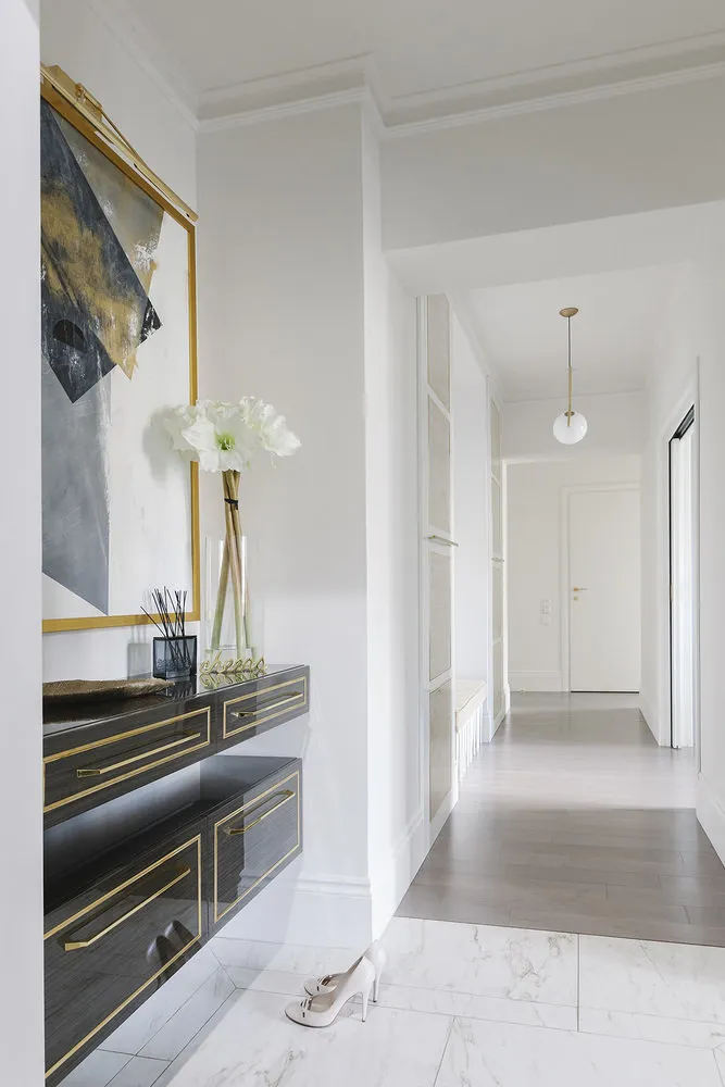 Фотографія: Прихожа в стилі Сучасний, Гардеробна, Квартира, Дім, Поради, Дача, Вілла, Особняк, Пентхаус, Шале, Таунхаус – фото на нашому сайті