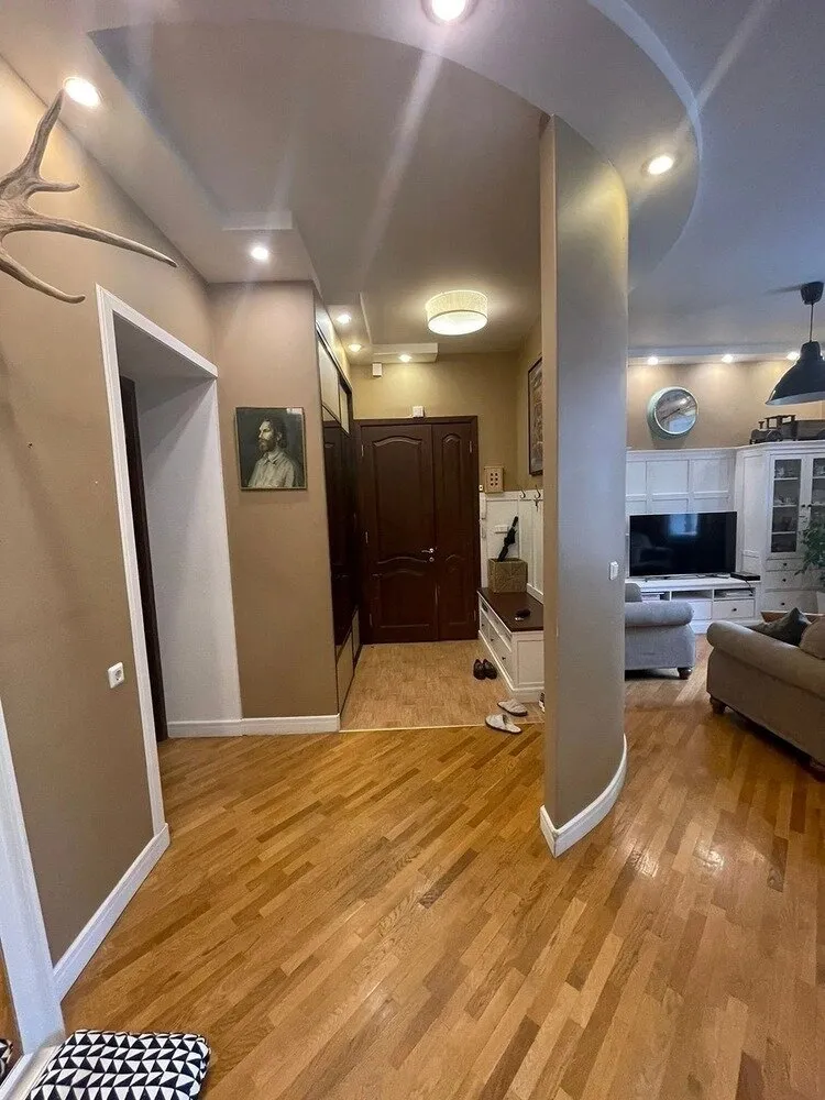 Foto: Eingangsbereich im Stil Klassisch, Modern, Eclecticismus, Vintage, Wohnung, Tipps, Moskau, Stalin, 3 Zimmer, Über 90 Quadratmeter, Natalia Wasiljewa – Foto auf unserer Website