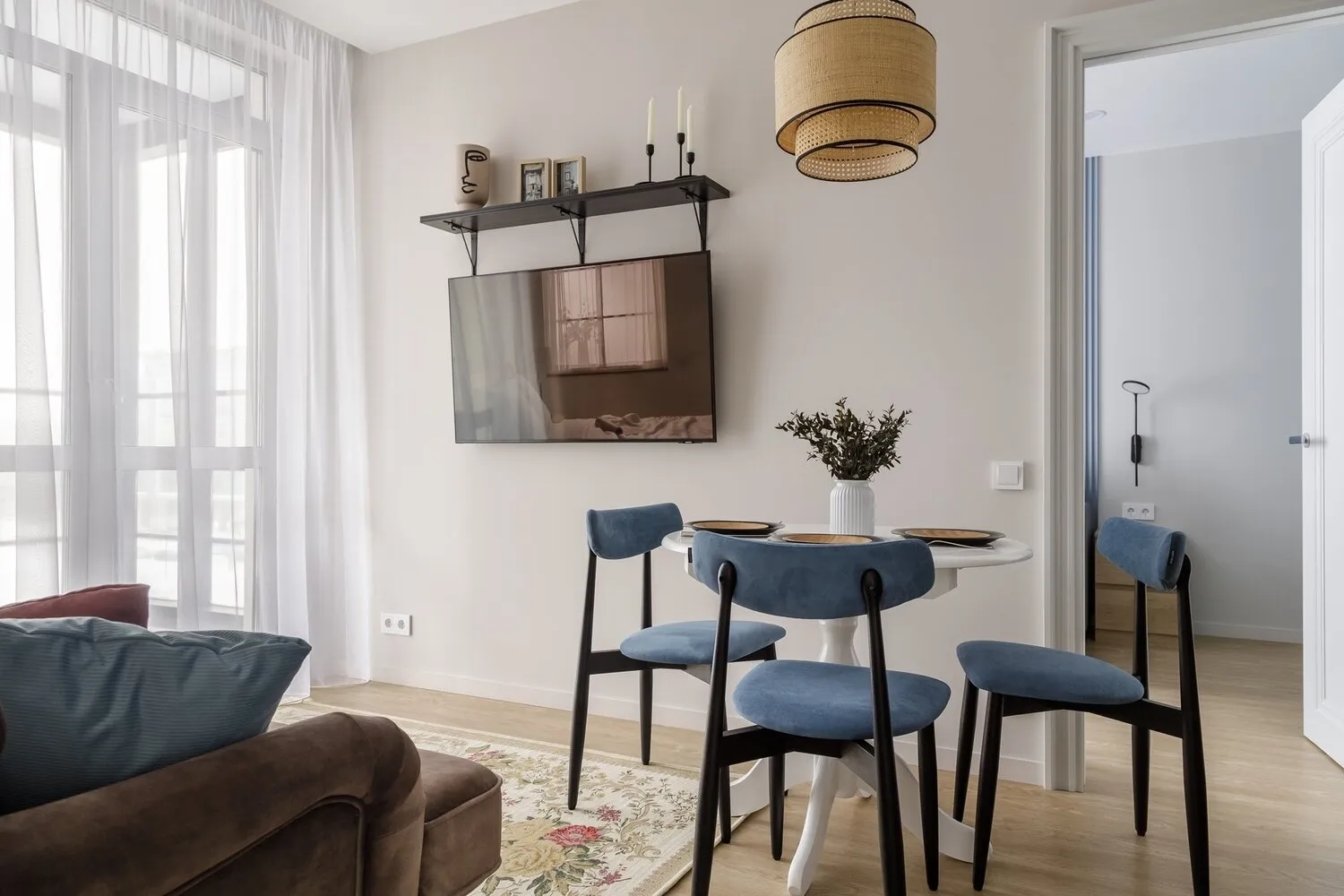 Foto: estilo moderno, apartamento, proyecto de la semana, San Petersburgo, Cubiq Studio, 3 habitaciones, 60-90 metros, monolítico-ladrillo – foto en nuestro sitio web