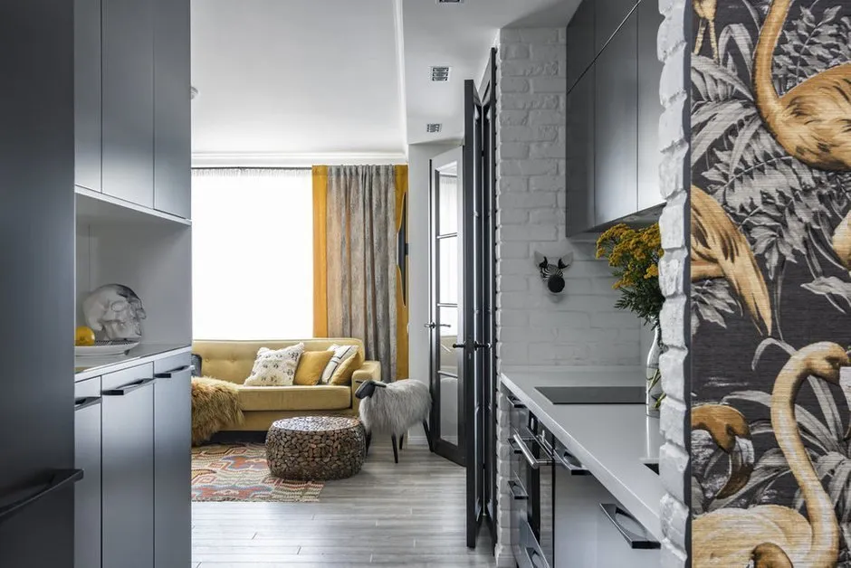 Foto: Cocina y comedor en estilo Ecléctico, Sala de estar, Gid, sofá amarillo, sofá amarillo en el diseño de interiores – fotos en nuestro sitio web