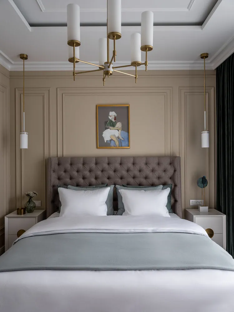 Фотографія:  в стилі , Спальня, Гид, спальня з гардеробом, як оформити робоче місце в спальні, стиральна машина в спальні – фото на нашому сайті