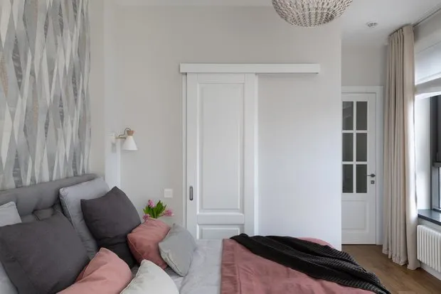 Фотографія:  в стилі , Спальня, Гид, спальня з гардеробом, як оформити робоче місце в спальні, стиральна машина в спальні – фото на нашому сайті