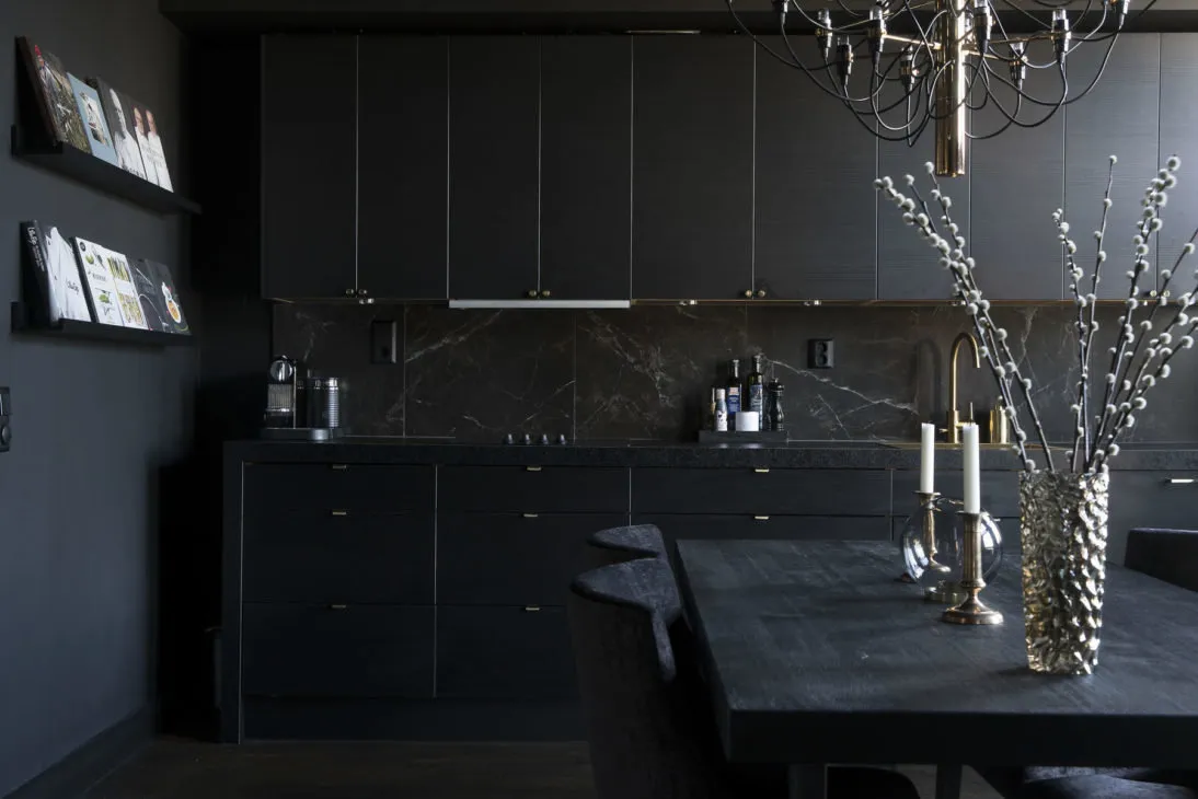 照片:现代风格厨房和餐厅,室内装饰,公寓,瑞典,黑色,2个房间 – 网站上的照片