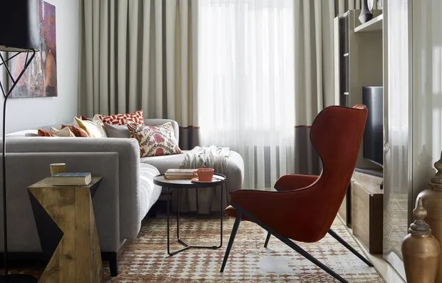 照片：现代风格客厅，小贴士，小客厅，小公寓，小吃，客人到来，鸡尾酒 – 我们网站上的照片