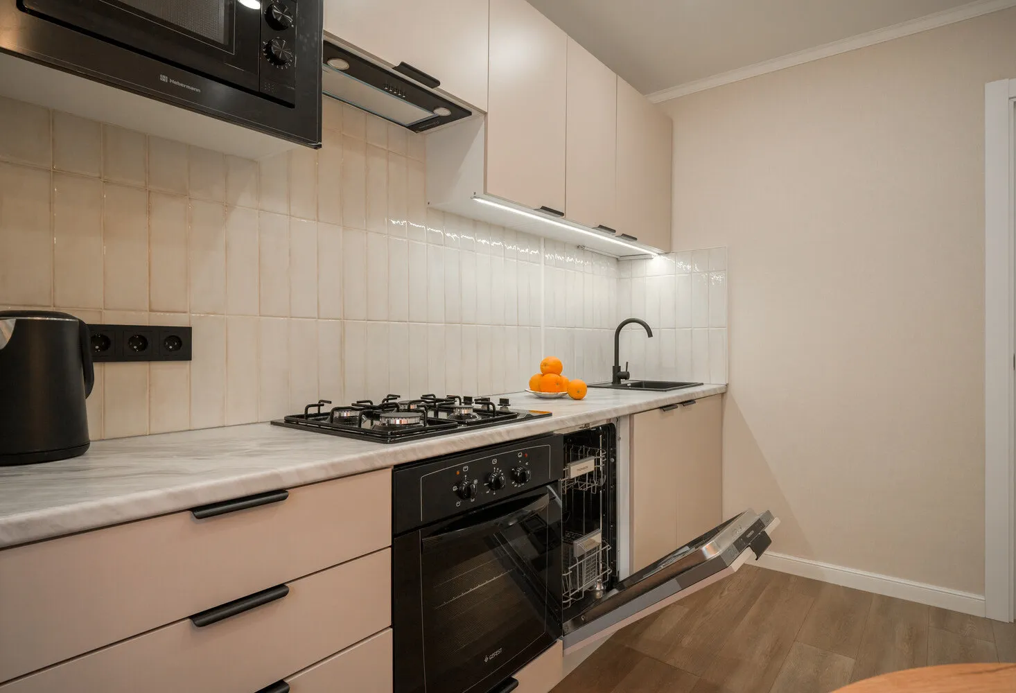 Photo : style moderne, Studio, Petite appartement, Appartement, Transformation, Saint-Pétersbourg, Immeuble en briques, 1 pièce, Moins de 40 mètres carrés, Polina Selskaya – Photo sur notre site