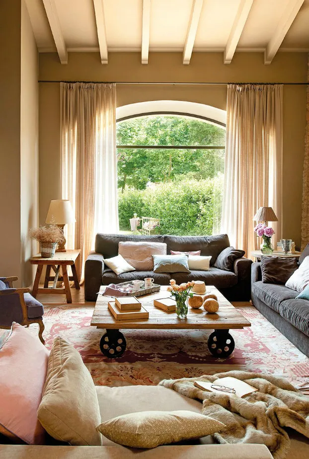 照片：普罗旺斯与乡村风格的客厅，室内装饰，室内地毯——来自我们网站的照片