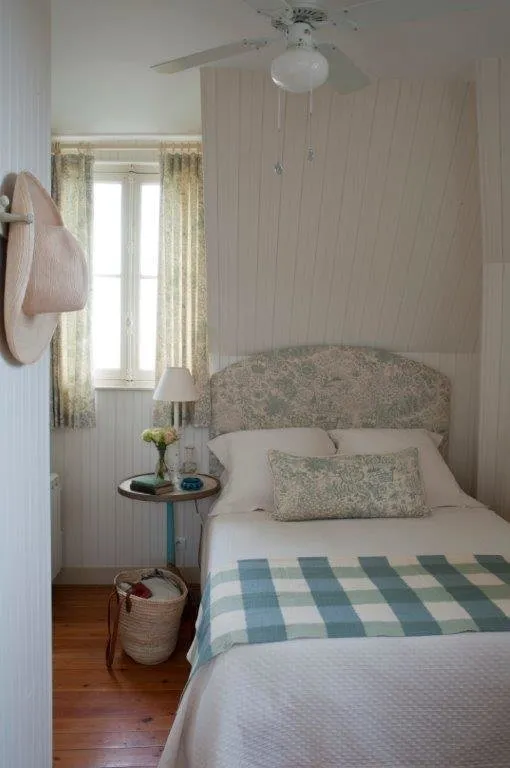 Foto: Habitación en estilo Provenza y Cotidiano, Decoración de interiores, Casa y finca, Normandía - foto en nuestro sitio web