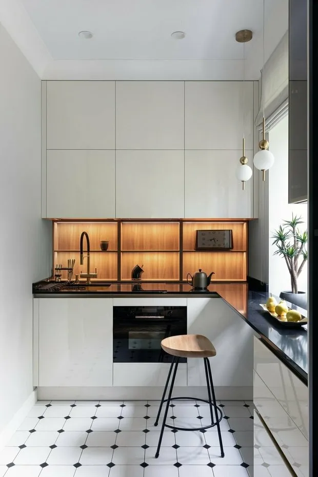 Photo: in style, Guide, Stalin-era building – photo on our website