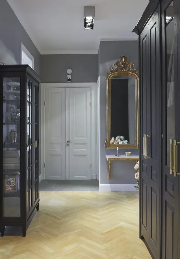 Photo: Hall in Classic, Modern Style, Interior Decoration, Apartment, 4 Rooms and More, Over 90 Square Meters – Photo on Our Website