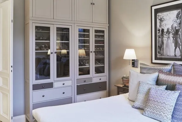 Photo: Bedroom in Classic, Modern Style, Interior Decoration, Apartment, 4 Rooms and More, Over 90 Square Meters – Photo on Our Website