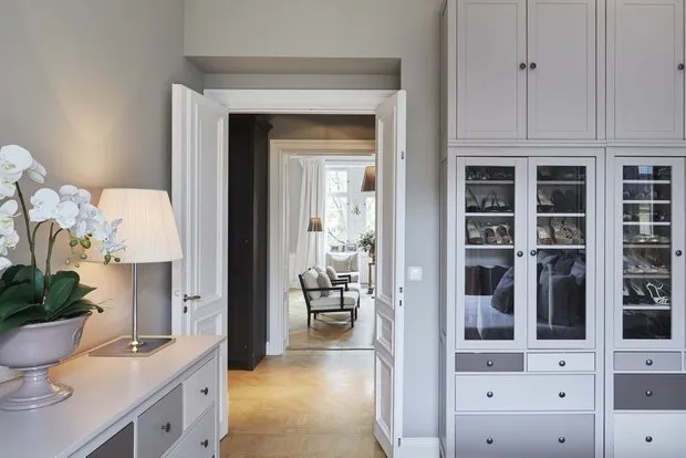 Photo: Bedroom in Classic, Modern Style, Interior Decoration, Apartment, 4 Rooms and More, Over 90 Square Meters – Photo on Our Website