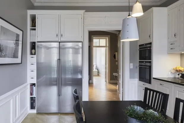 Photo: Kitchen and Dining Room in Classic, Modern Style, Interior Decoration, Apartment, 4 Rooms and More, Over 90 Square Meters – Photo on Our Website