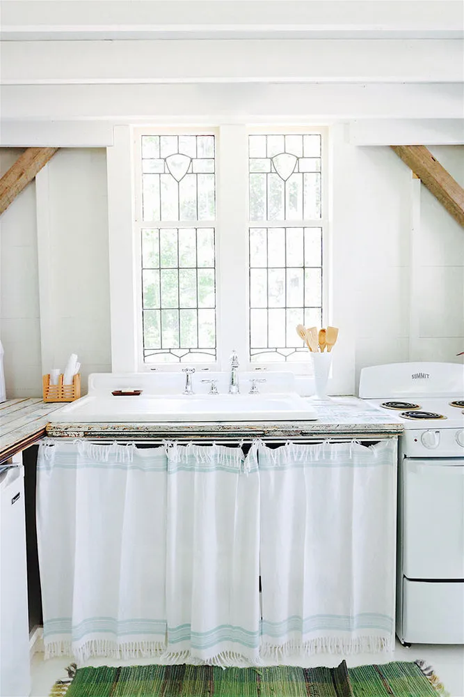 照片：普罗旺斯与乡村风格厨房及餐厅，加拿大，小屋，房屋与花园——我们网站上的照片