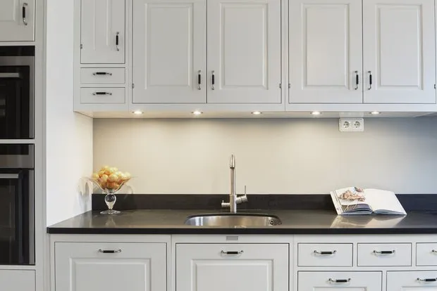 Photo: Kitchen and Dining Room in Classic, Modern Style, Interior Decoration, Apartment, 4 Rooms and More, Over 90 Square Meters – Photo on Our Website