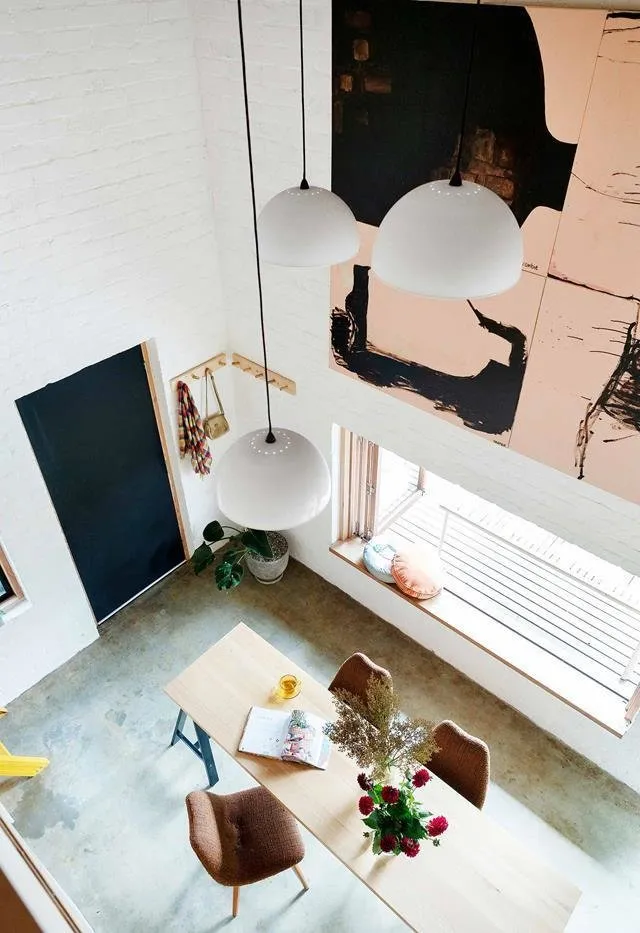 照片：澳大利亚极简风格客厅，房屋与别墅，60-90平方米 – 网站上的照片