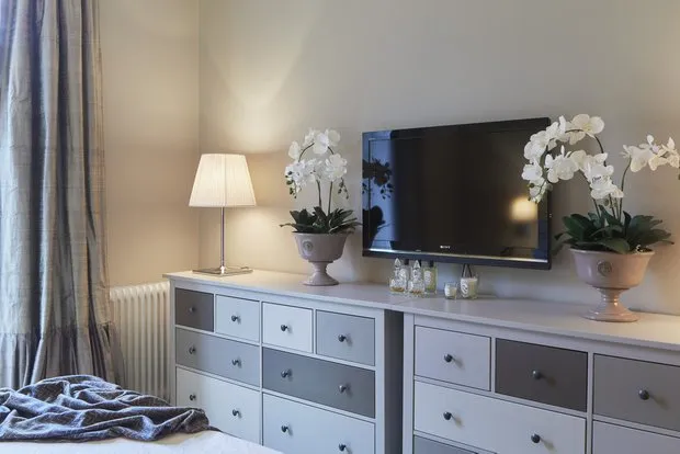 Photo: Bedroom in Classic, Modern Style, Interior Decoration, Apartment, 4 Rooms and More, Over 90 Square Meters – Photo on Our Website