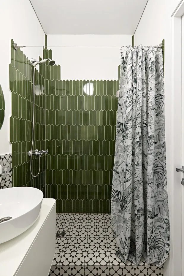 Foto: Baño en estilo ecléctico, Apartamento pequeño – fotos en nuestro sitio web