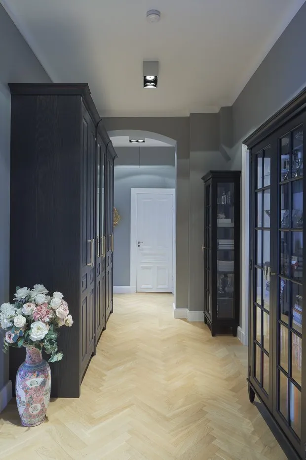 Photo: Hall in Classic, Modern Style, Interior Decoration, Apartment, 4 Rooms and More, Over 90 Square Meters – Photo on Our Website