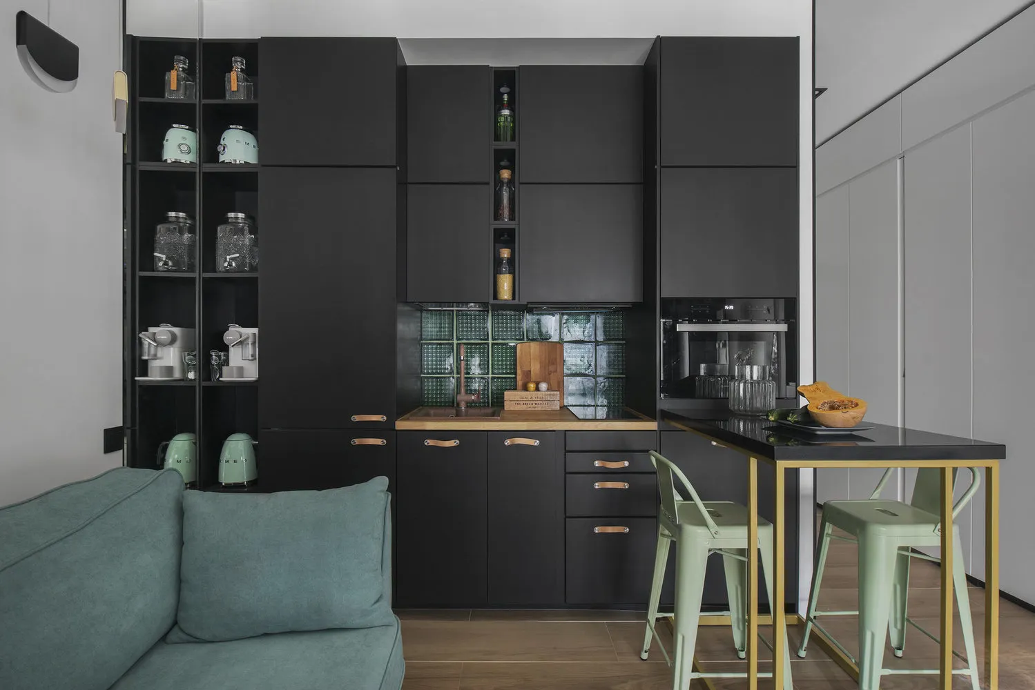 照片:现代厨房和餐厅,小公寓,公寓,如何装饰小公寓,小公寓的创意,工作室公寓,Alena Timonina,Andrey Timonin,encyclopedia_small_apartment,Anova Interior Design,小公寓的分区设计,SODA,Ekaterina Ulanova,Katya Kuznetsova – 我们网站上的照片