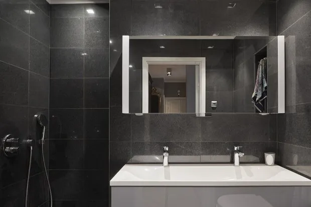 Photo: Bathroom in Classic, Modern Style, Interior Decoration, Apartment, 4 Rooms and More, Over 90 Square Meters – Photo on Our Website